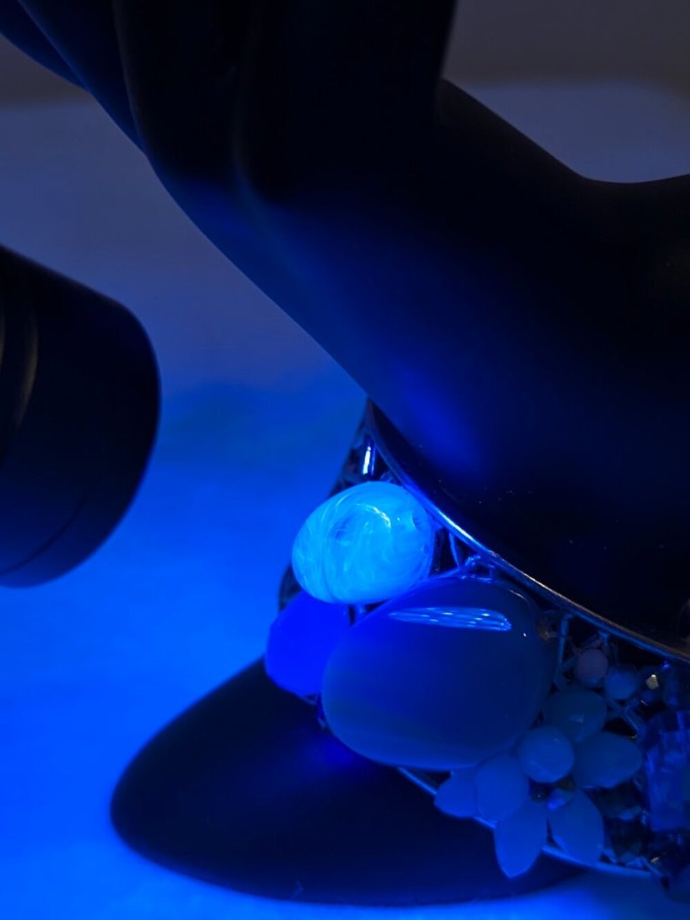 Silver Tone Blue Beaded Hinge Bracelet - Picture 5 of 9